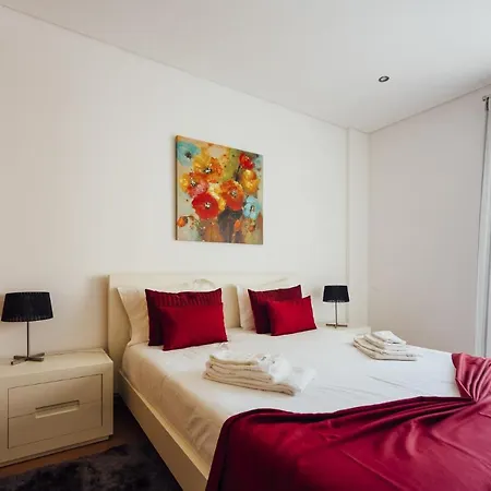 Clerigo - By Sch Daire São Martinho do Porto