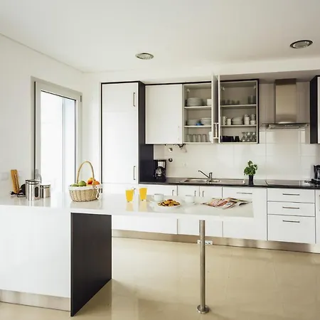 Daire Clerigo - By Sch