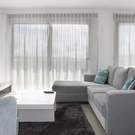 Daire Clerigo - By Sch