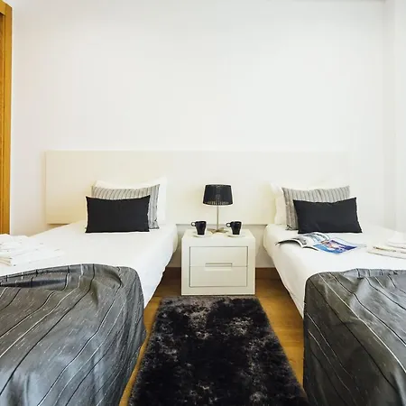 Daire Clerigo - By Sch São Martinho do Porto