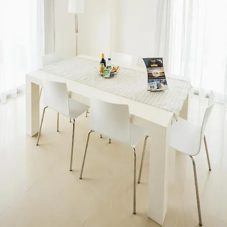 Clerigo - By Sch Daire São Martinho do Porto